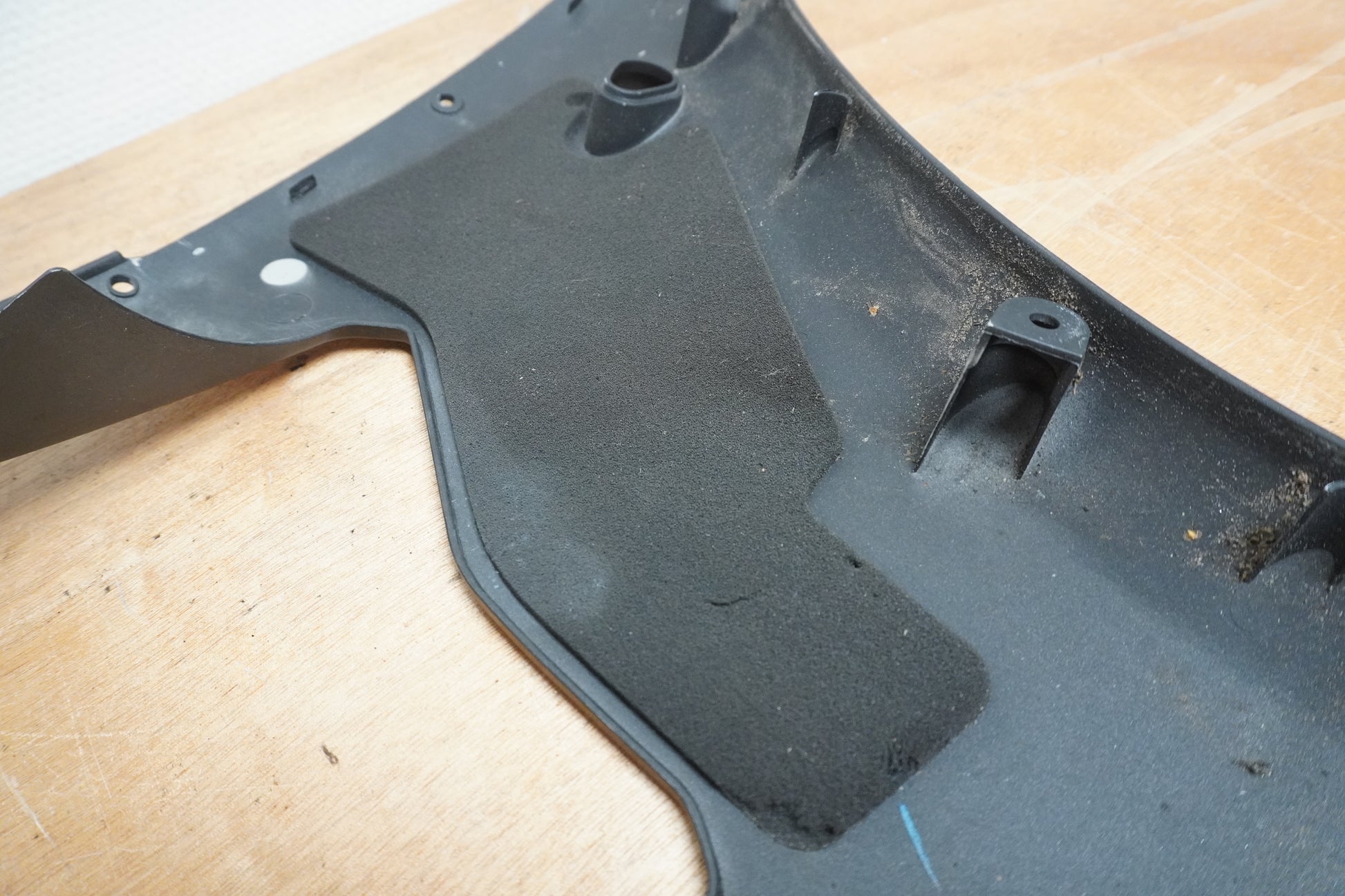 Vänster sida på Sidkåpa från en Yamaha YZF R6 -2003 motorcykel.