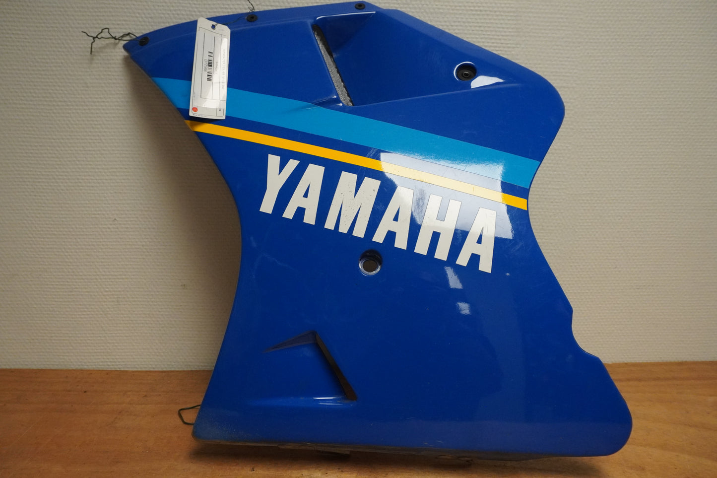 Framsidan på Sidkåpa från en Yamaha TZR 125 -1989 motorcykel.