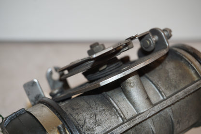 Extrabild1 på Spjällhus från en BMW R 850 R -1995 motorcykel.