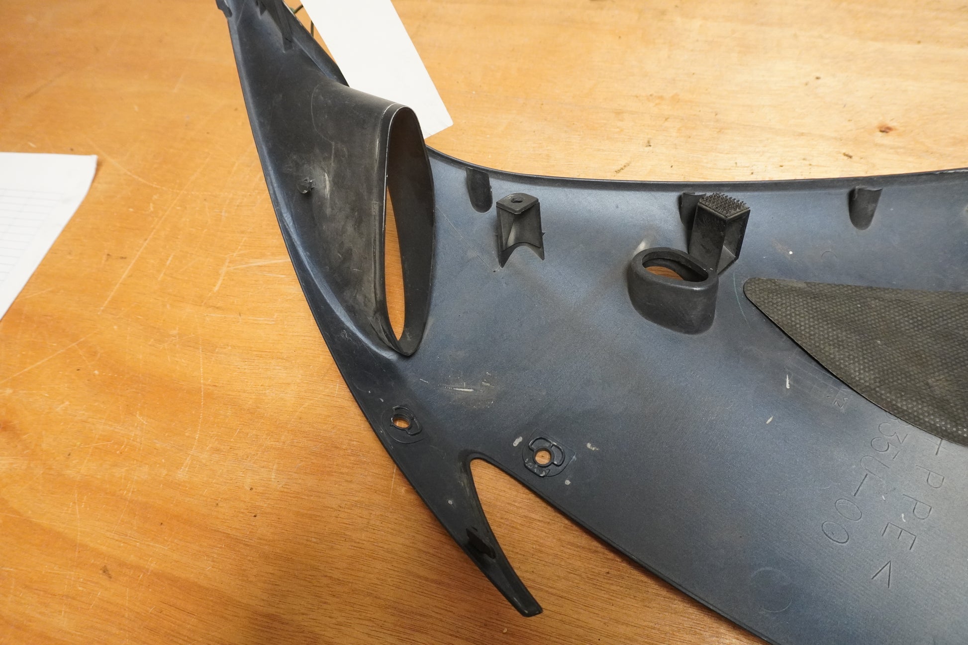 Höger sida på Sidkåpa från en Yamaha YZF 1000 R1 -2005 motorcykel.