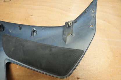 Vänster sida på Sidkåpa från en Yamaha YZF 1000 R1 -2005 motorcykel.