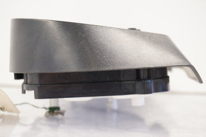 Snett uppifrån på Instrumentpanel från en Triumph Sprint ST -2007 motorcykel.