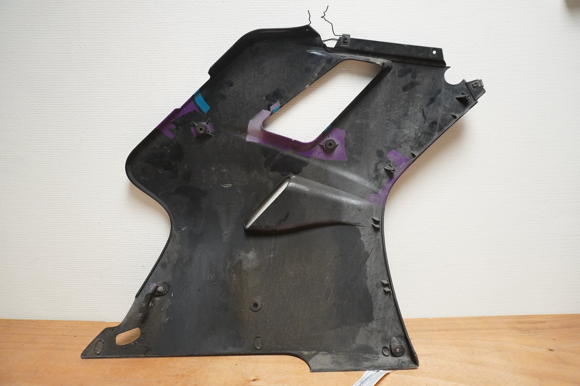 Baksidan på Sidkåpa från en Yamaha FZR 1000 -1993 motorcykel.