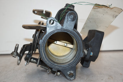 Snett nerifrån på Spjällhus från en BMW R 850 R -1995 motorcykel.