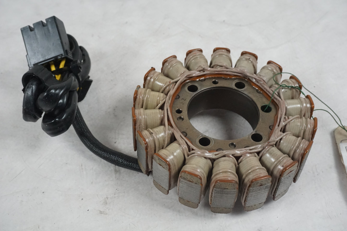 Höger sida på Generator från en Honda CB 600 Hornet -2007 motorcykel.