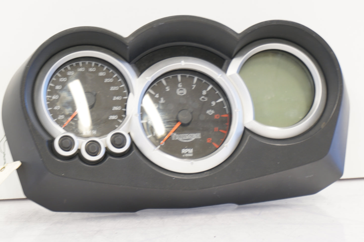 Framsidan på Instrumentpanel från en Triumph Sprint ST -2007 motorcykel.