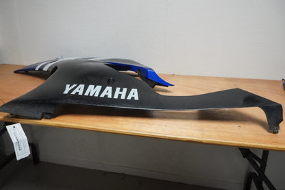 Extrabild1 på Sidkåpa från en Yamaha YZF R6 -2011 motorcykel.