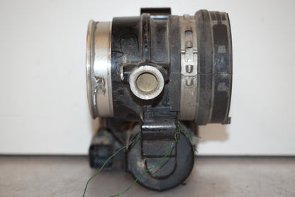 Vänster sida på Spjällhus från en BMW R 1200 GSA -2014 motorcykel.