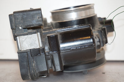 Snett uppifrån på Spjällhus från en BMW R 1200 GSA -2014 motorcykel.