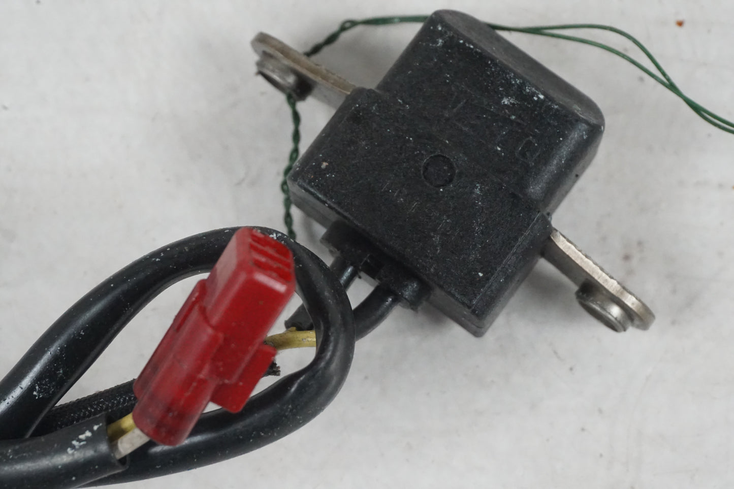 Baksidan på Tändpickup från en Honda CB 600 Hornet -2007 motorcykel.