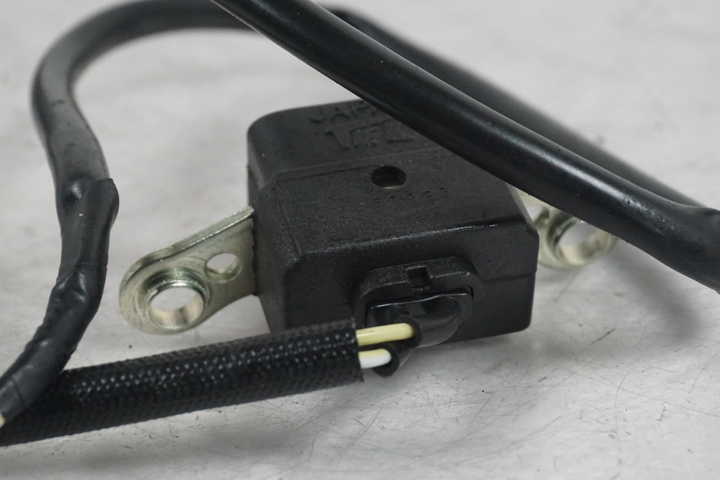 Höger sida på Tändpickup från en Honda CB 600 Hornet -2005 motorcykel.