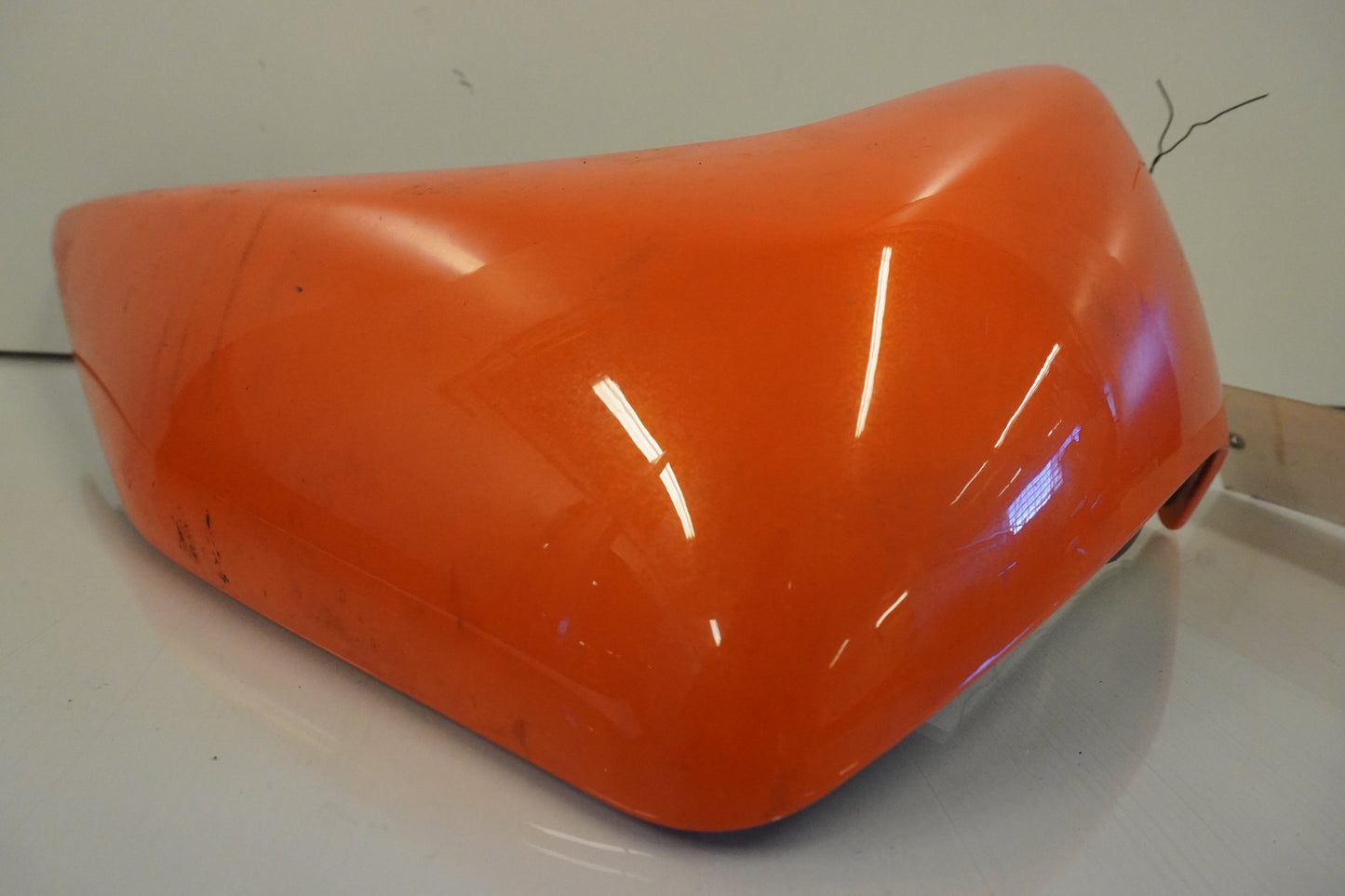 Framsidan på Vattenkyldekor från en Kawasaki Z 750 -2008 motorcykel.