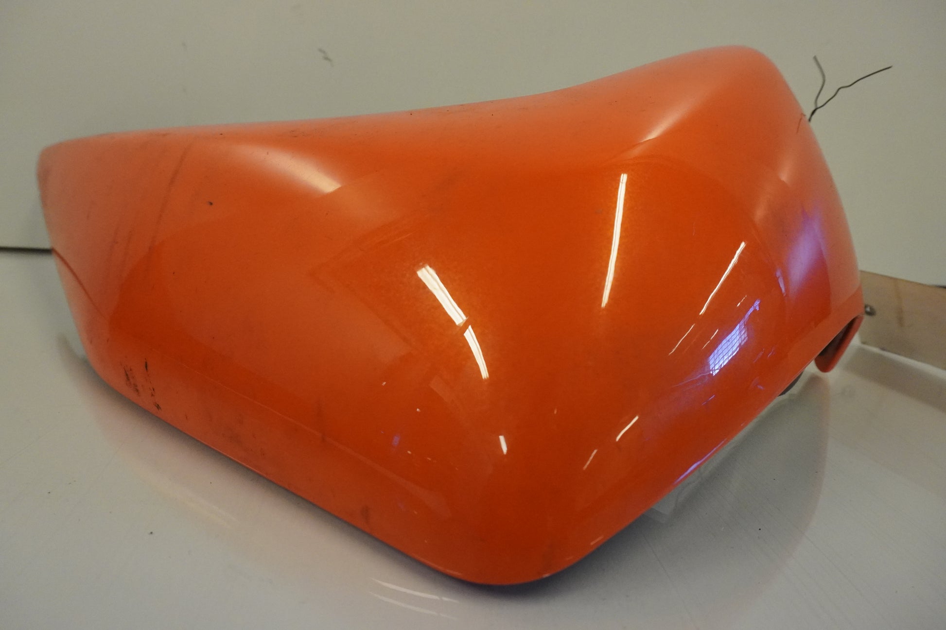 Framsidan på Vattenkyldekor från en Kawasaki Z 750 -2008 motorcykel.