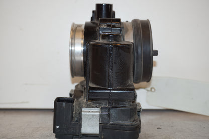 Baksidan på Spjällhus från en BMW R 1200 GSA -2014 motorcykel.