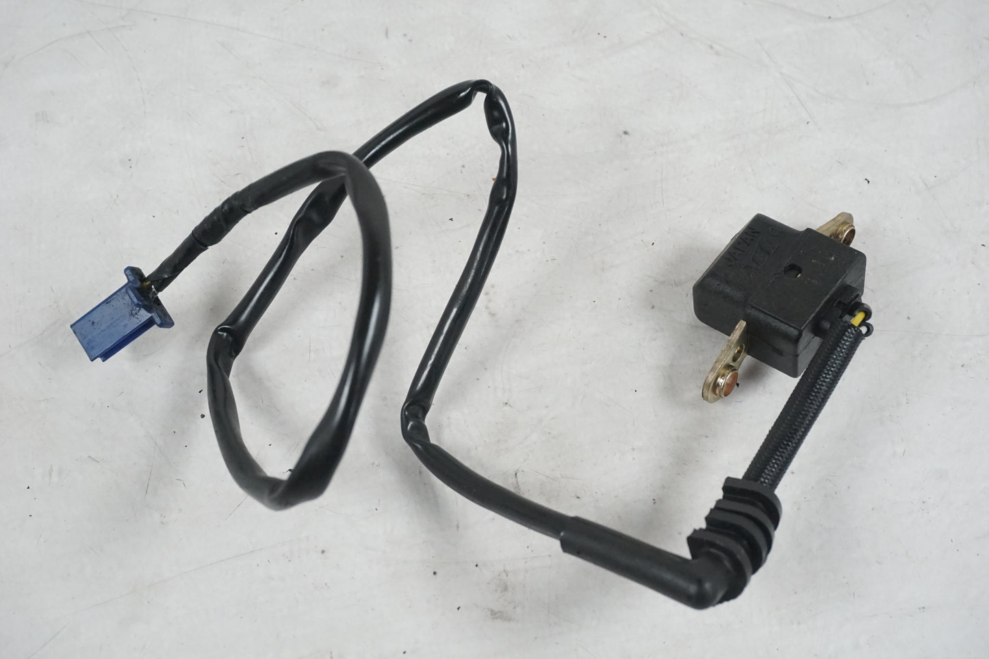 Framsidan på Tändpickup från en Honda CB 600 Hornet -1998 motorcykel.