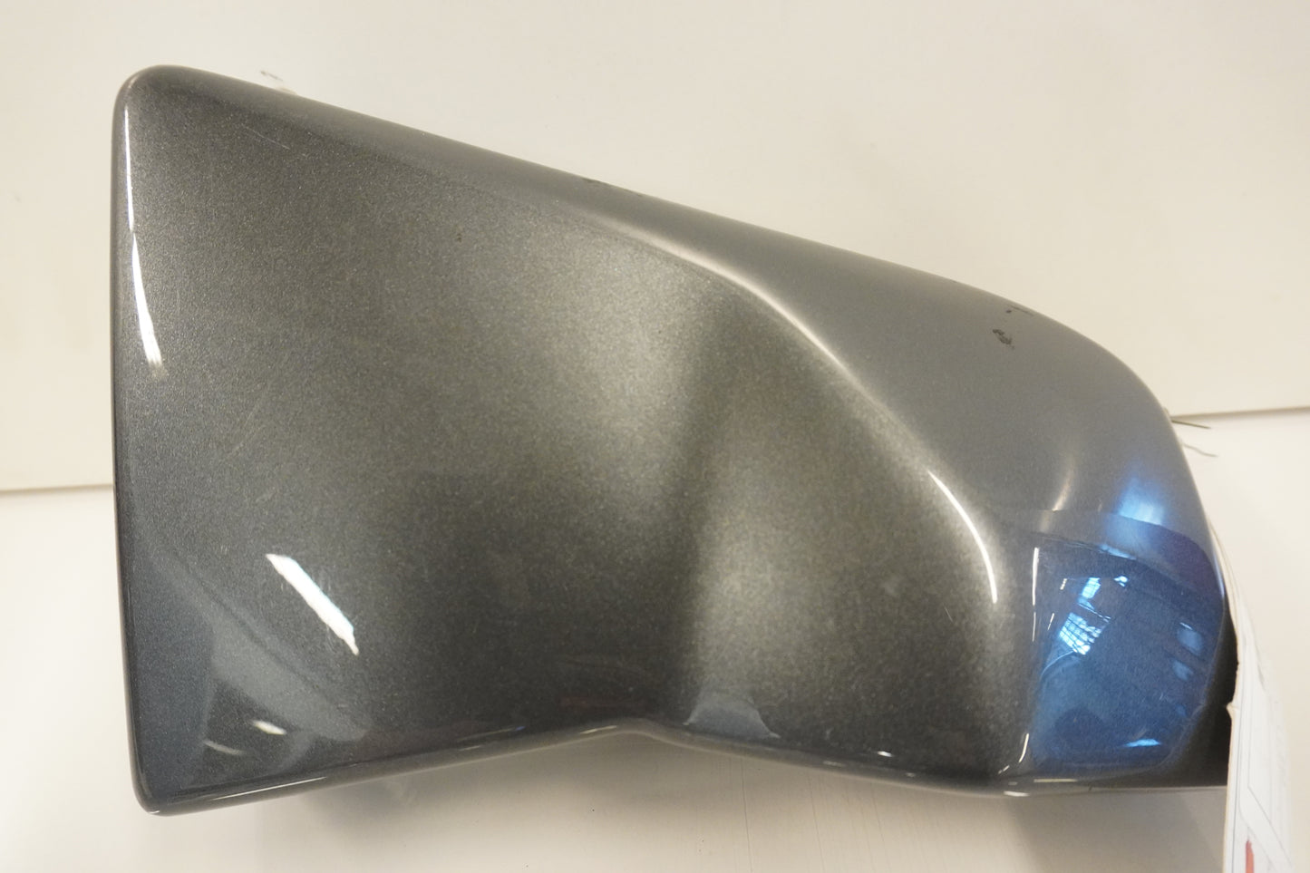 Framsidan på Luftfilterkåpa från en Kawasaki ZRX 1100 -1997 motorcykel.