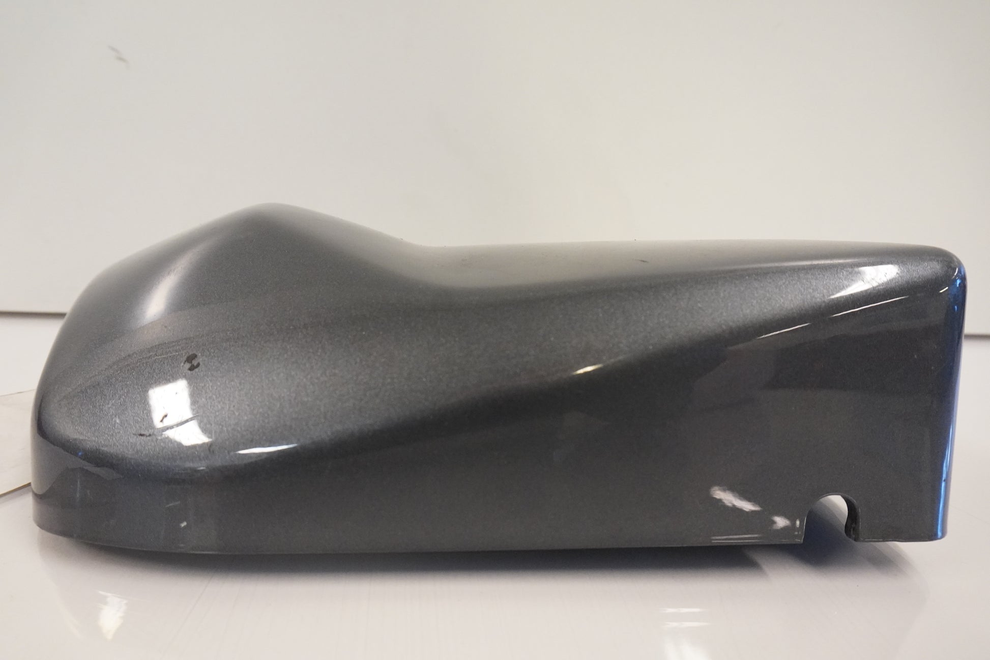 Vänster sida på Luftfilterkåpa från en Kawasaki ZRX 1100 -1997 motorcykel.