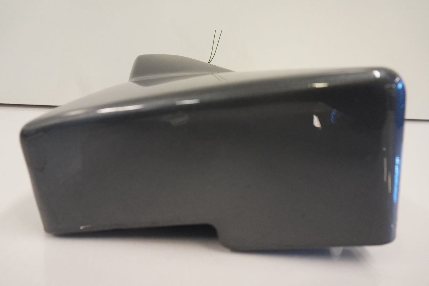 Höger sida på Luftfilterkåpa från en Kawasaki ZRX 1100 -1997 motorcykel.