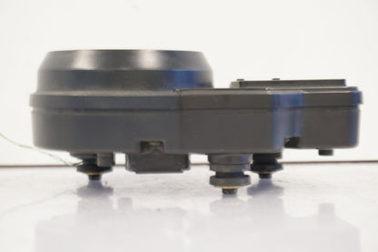 Vänster sida på Instrumentpanel från en Triumph Daytona 650 -2005 motorcykel.