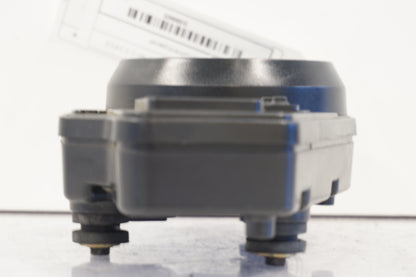 Snett uppifrån på Instrumentpanel från en Triumph Daytona 650 -2005 motorcykel.