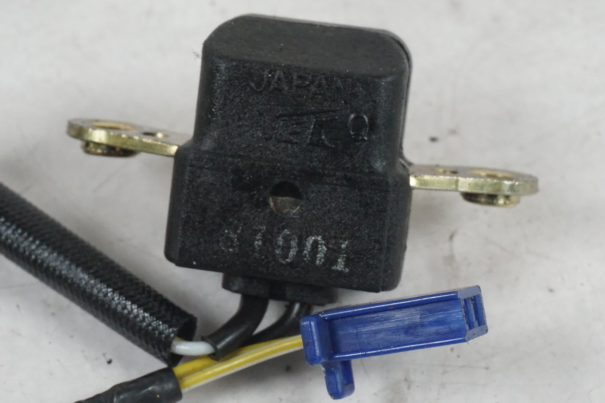 Höger sida på Tändpickup från en Honda CB 600 Hornet -1999 motorcykel.