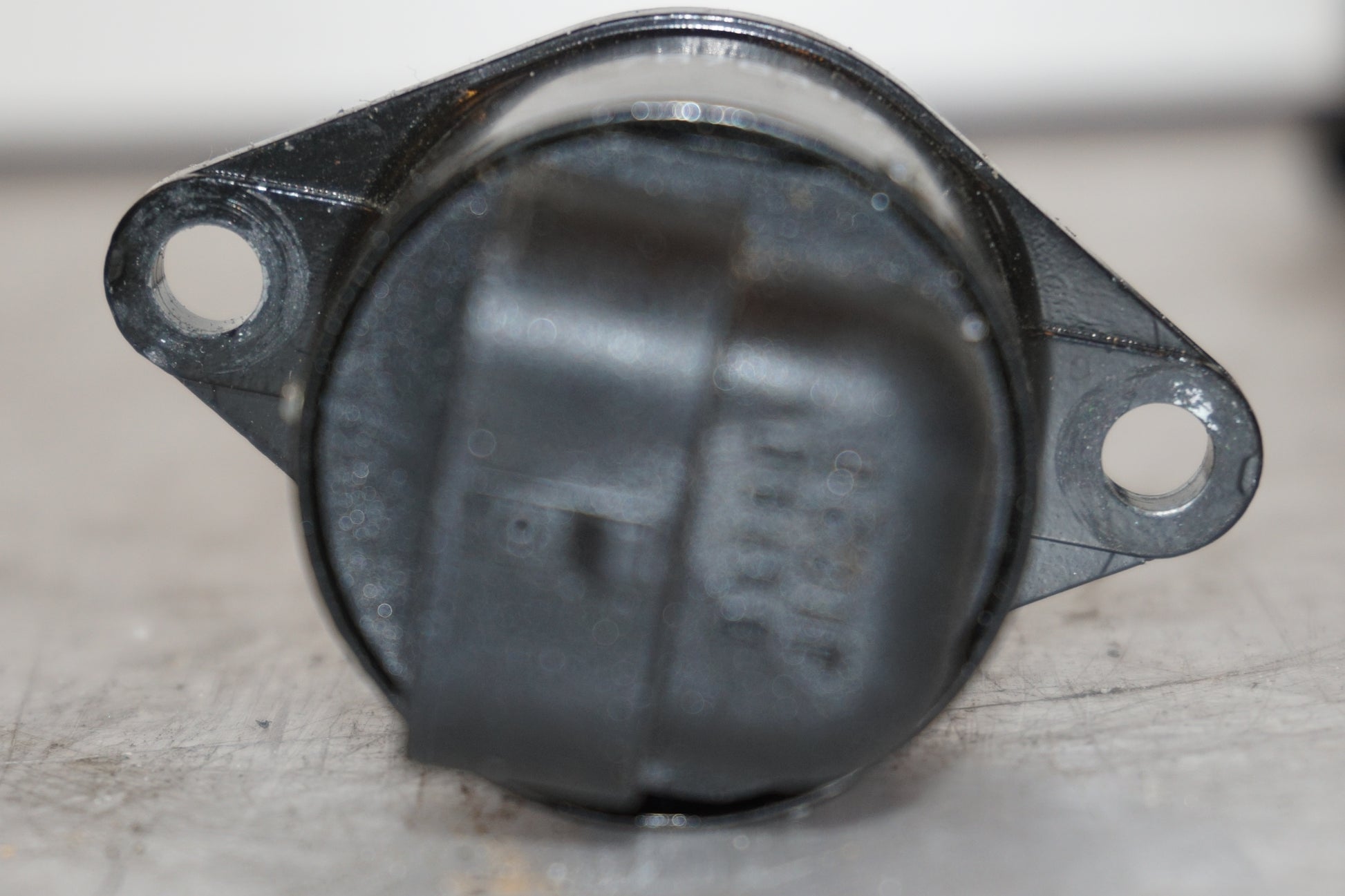 Höger sida på Tomgångsventil från en BMW F 800 R -2011 motorcykel.