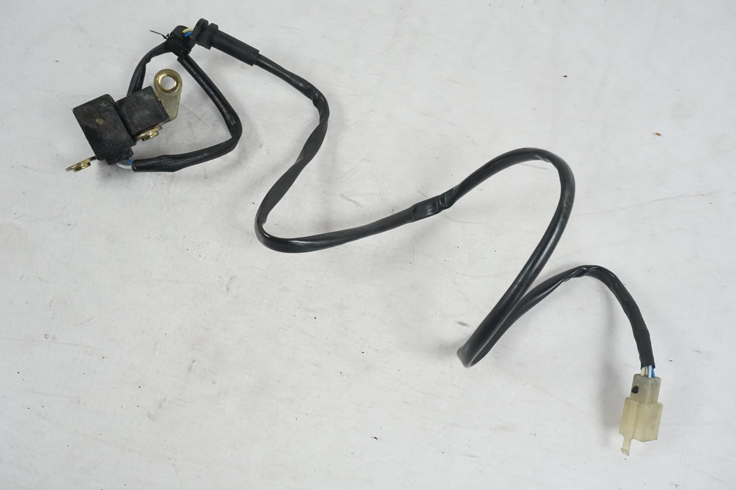 Framsidan på Tändpickup från en Honda VT 600 C -1999 motorcykel.