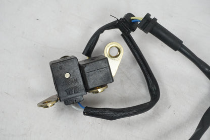 Baksidan på Tändpickup från en Honda VT 600 C -1999 motorcykel.