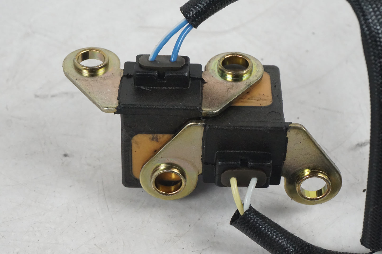 Snett uppifrån på Tändpickup från en Honda VT 600 C -1999 motorcykel.