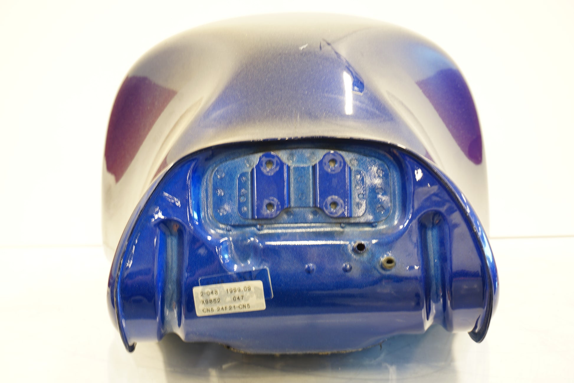 Höger sida på Bensintank från en Suzuki GSX 1300 R -2003 motorcykel.