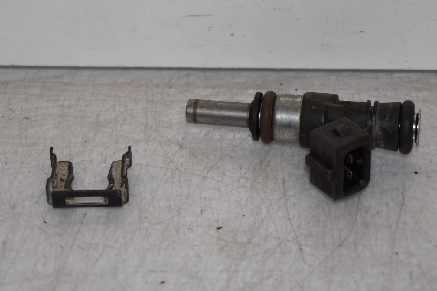 Framsidan på Spjällhus från en BMW R 1200 GSA -2014 motorcykel.