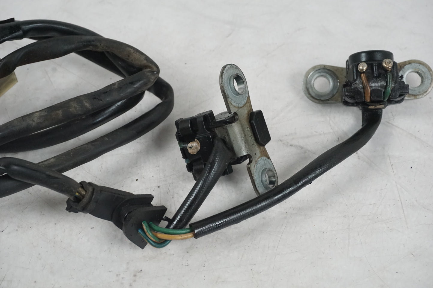 Vänster sida på Tändpickup från en Honda XRV 750 -1991 motorcykel.