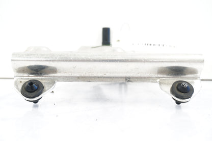 Baksidan på Instrumentpanelsfäste från en Ducati ST2 -1998 motorcykel.