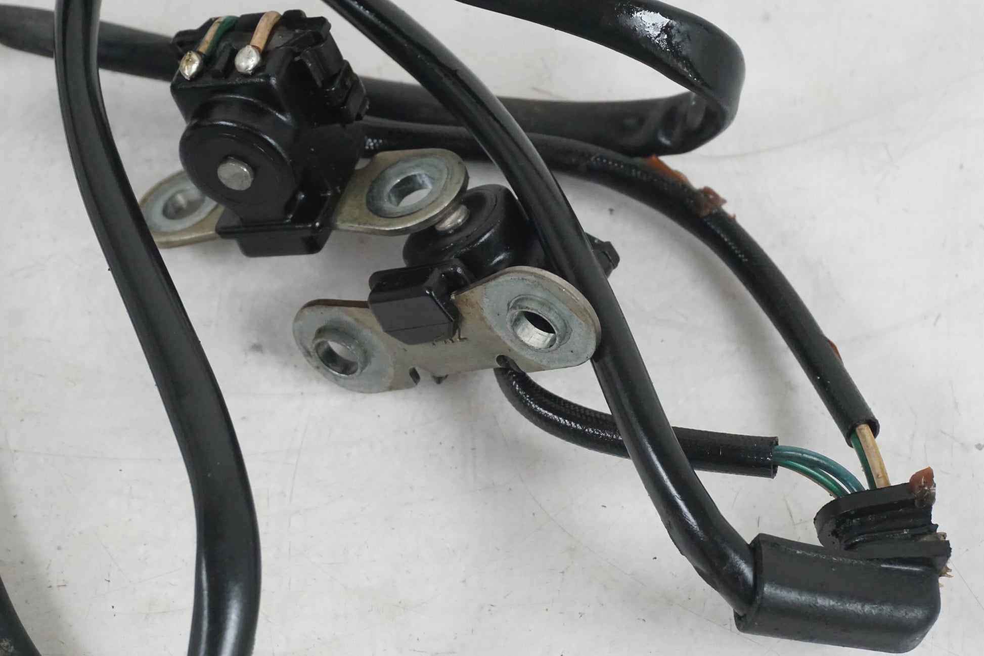 Baksidan på Tändpickup från en Honda XRV 750 -1993 motorcykel.