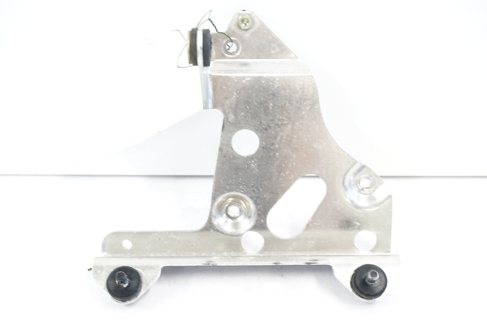 Snett nerifrån på Instrumentpanelsfäste från en Ducati ST2 -1998 motorcykel.