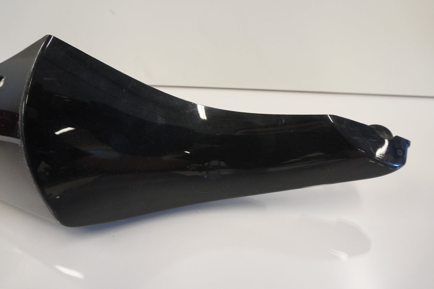 Höger sida på Bakvinge från en Kawasaki ZZ-R 1400 -2007 motorcykel.