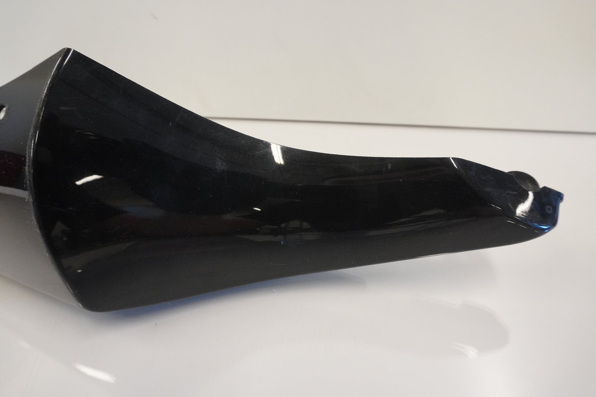 Höger sida på Bakvinge från en Kawasaki ZZ-R 1400 -2007 motorcykel.