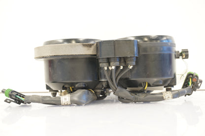 Vänster sida på Instrumentpanel från en Ducati 75 Sport -2001 motorcykel.