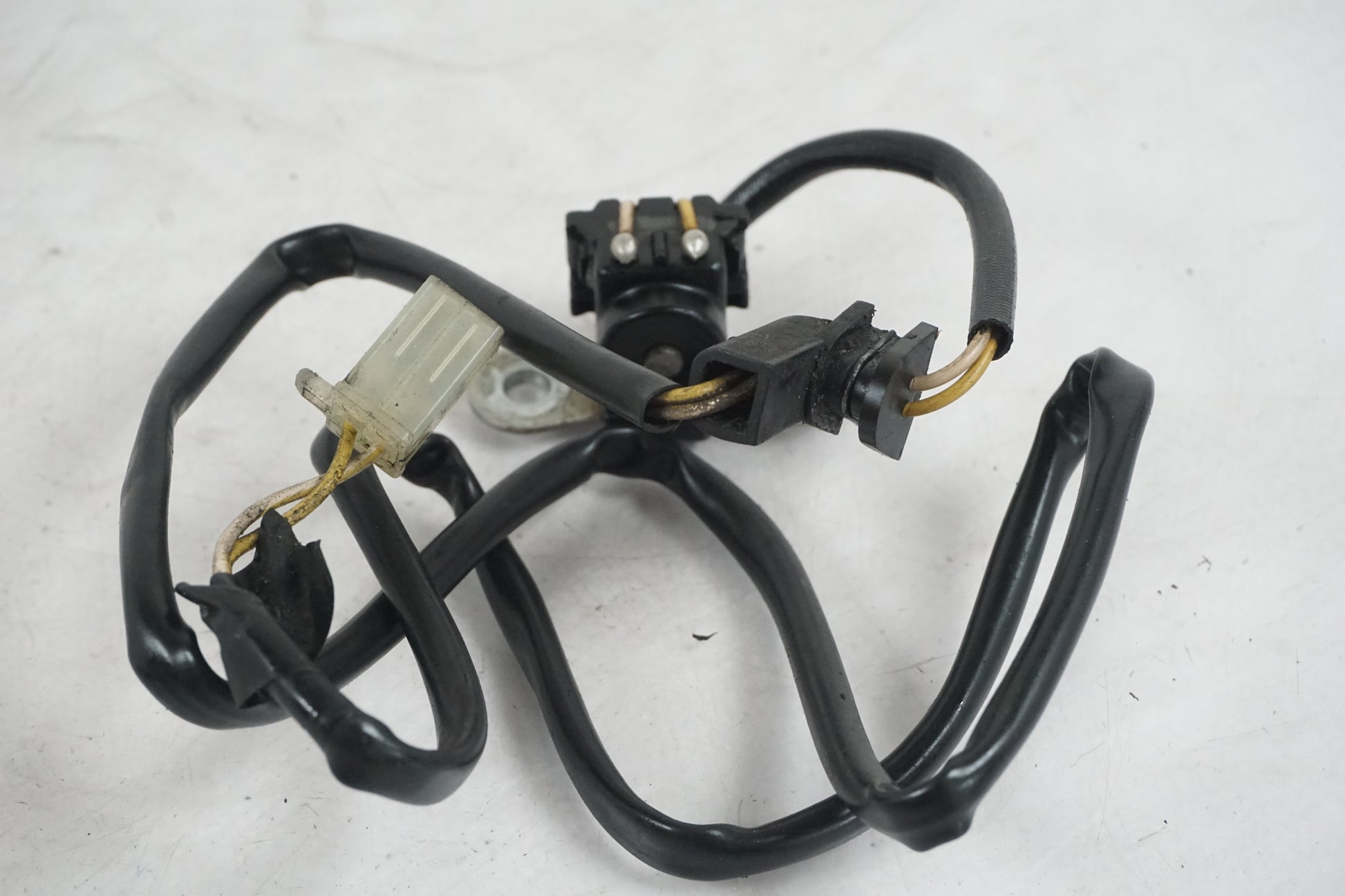 Höger sida på Tändpickup från en Honda XRV 750 -1999 motorcykel.