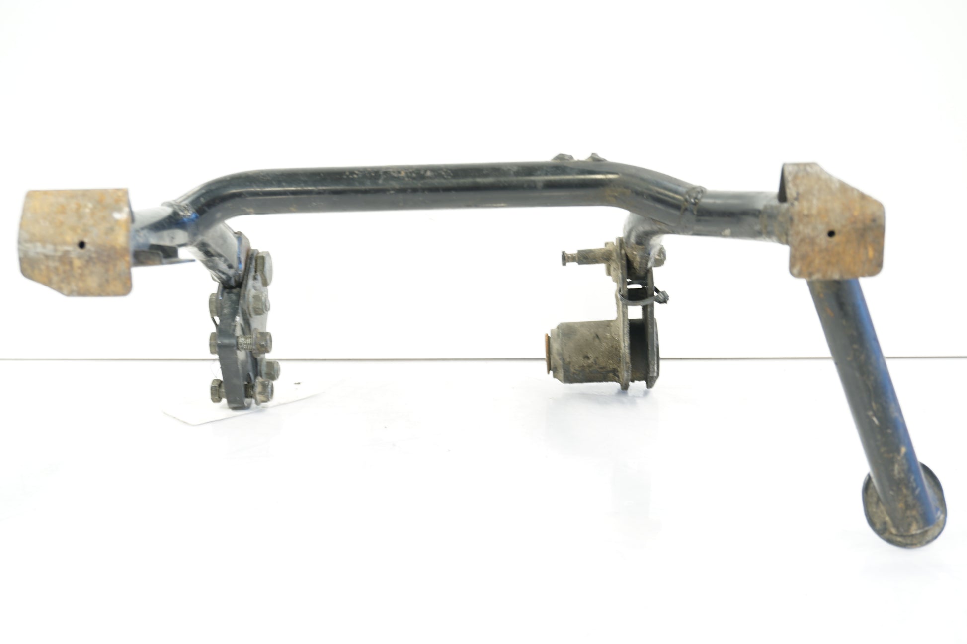 Baksidan på Centralstöd från en Yamaha FZ1-SA -2008 motorcykel.