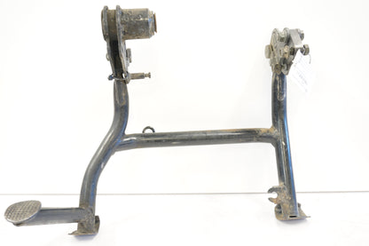 Snett nerifrån på Centralstöd från en Yamaha FZ1-SA -2008 motorcykel.