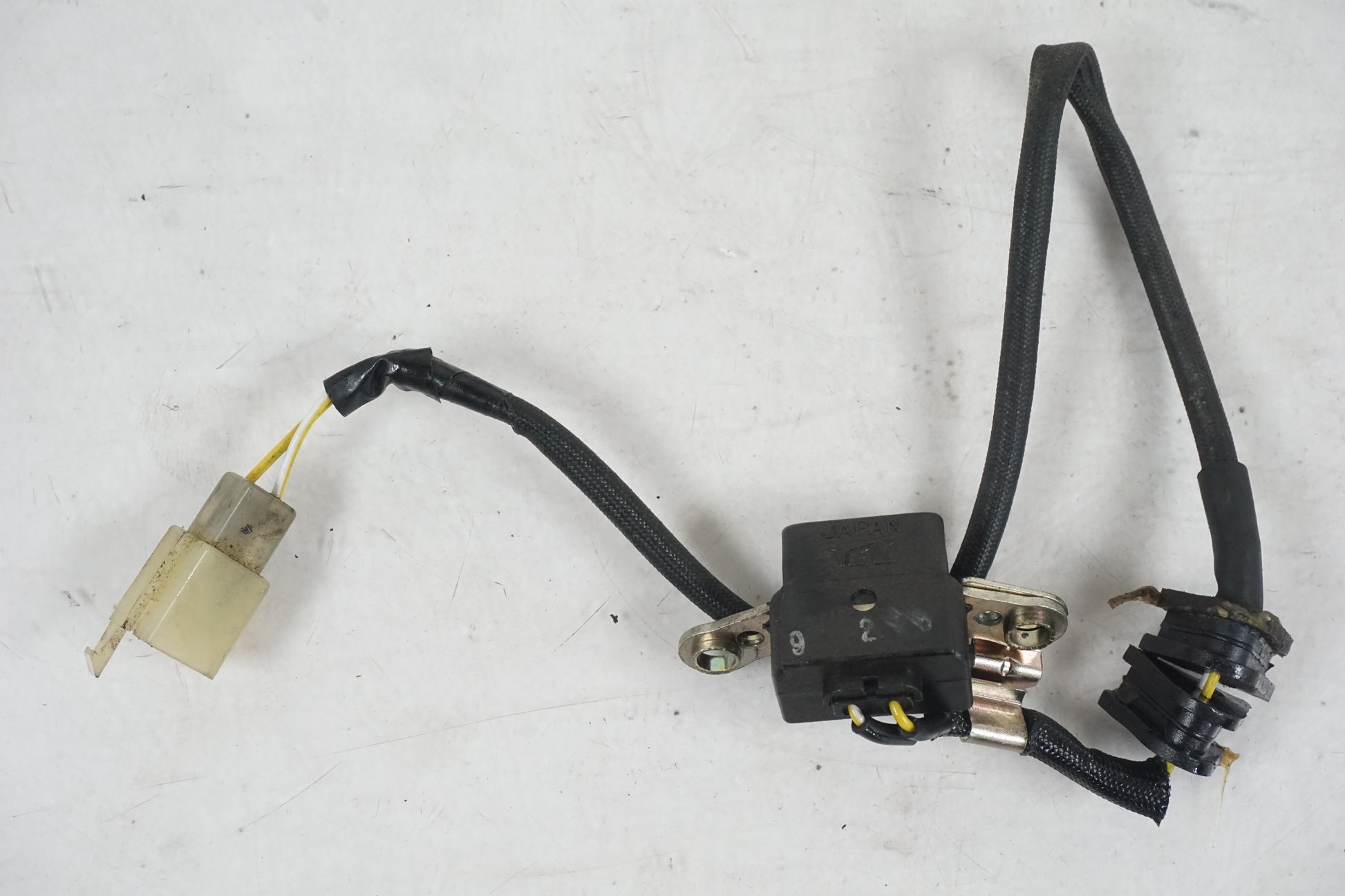 Framsidan på Tändpickup från en Honda CBR 1000 F -1989 motorcykel.