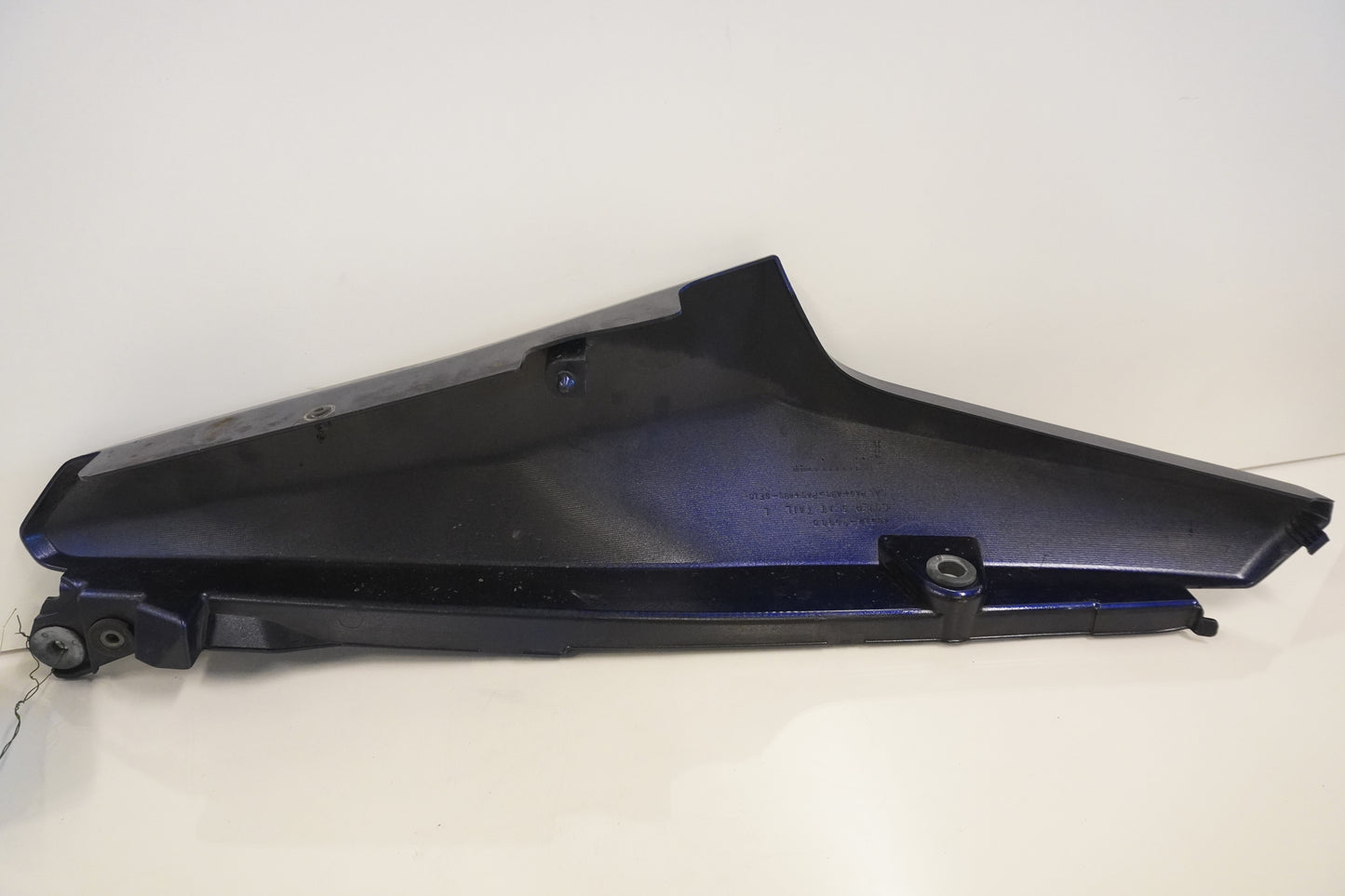 Baksidan på Bakvinge från en Suzuki DL 1000 -2003 motorcykel.