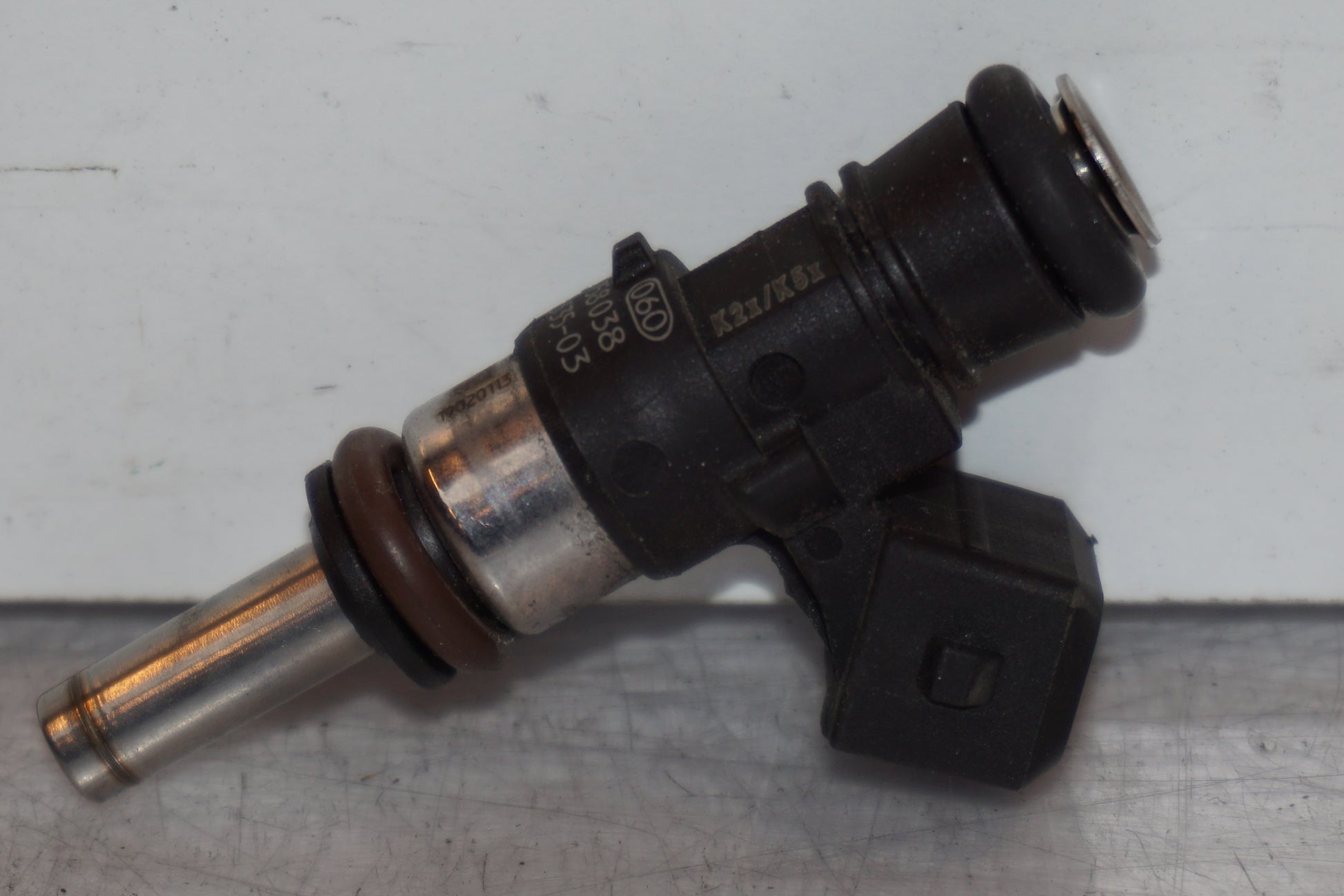 Snett nerifrån på Spridare från en BMW R 1200 RT -2013 motorcykel.