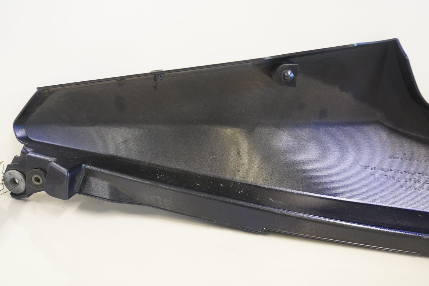 Höger sida på Bakvinge från en Suzuki DL 1000 -2003 motorcykel.