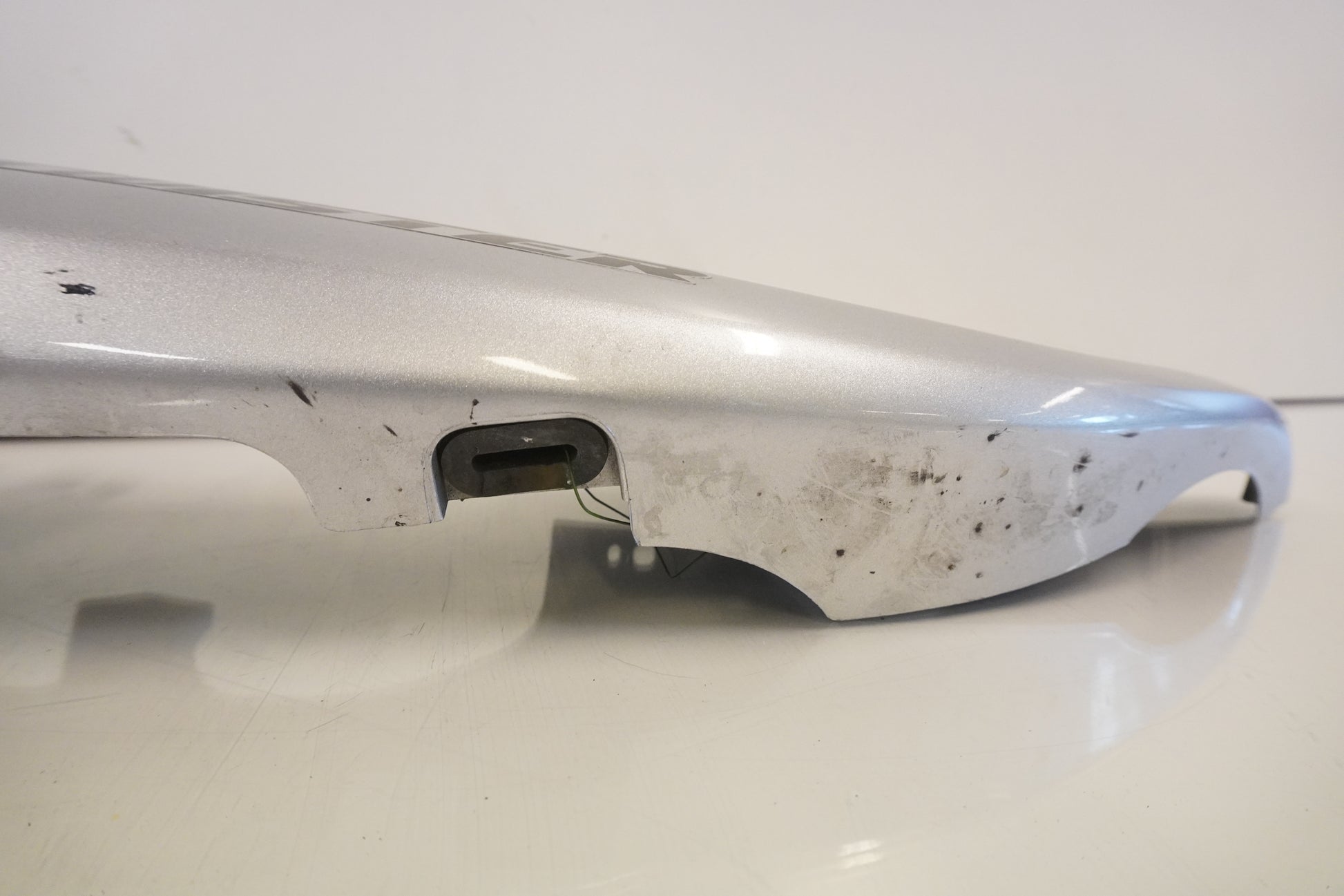 Höger sida på Bakvinge från en Kawasaki ER 5 -1998 motorcykel.