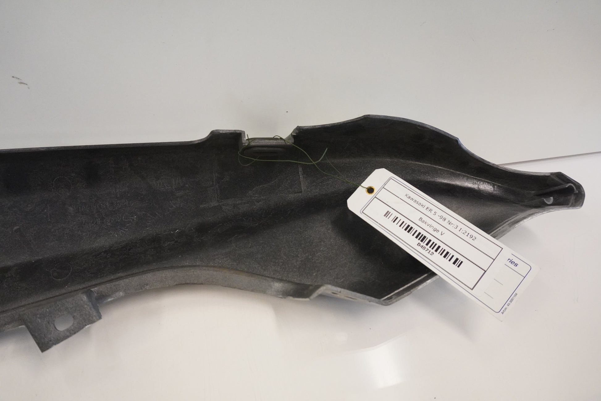 Snett uppifrån på Bakvinge från en Kawasaki ER 5 -1998 motorcykel.