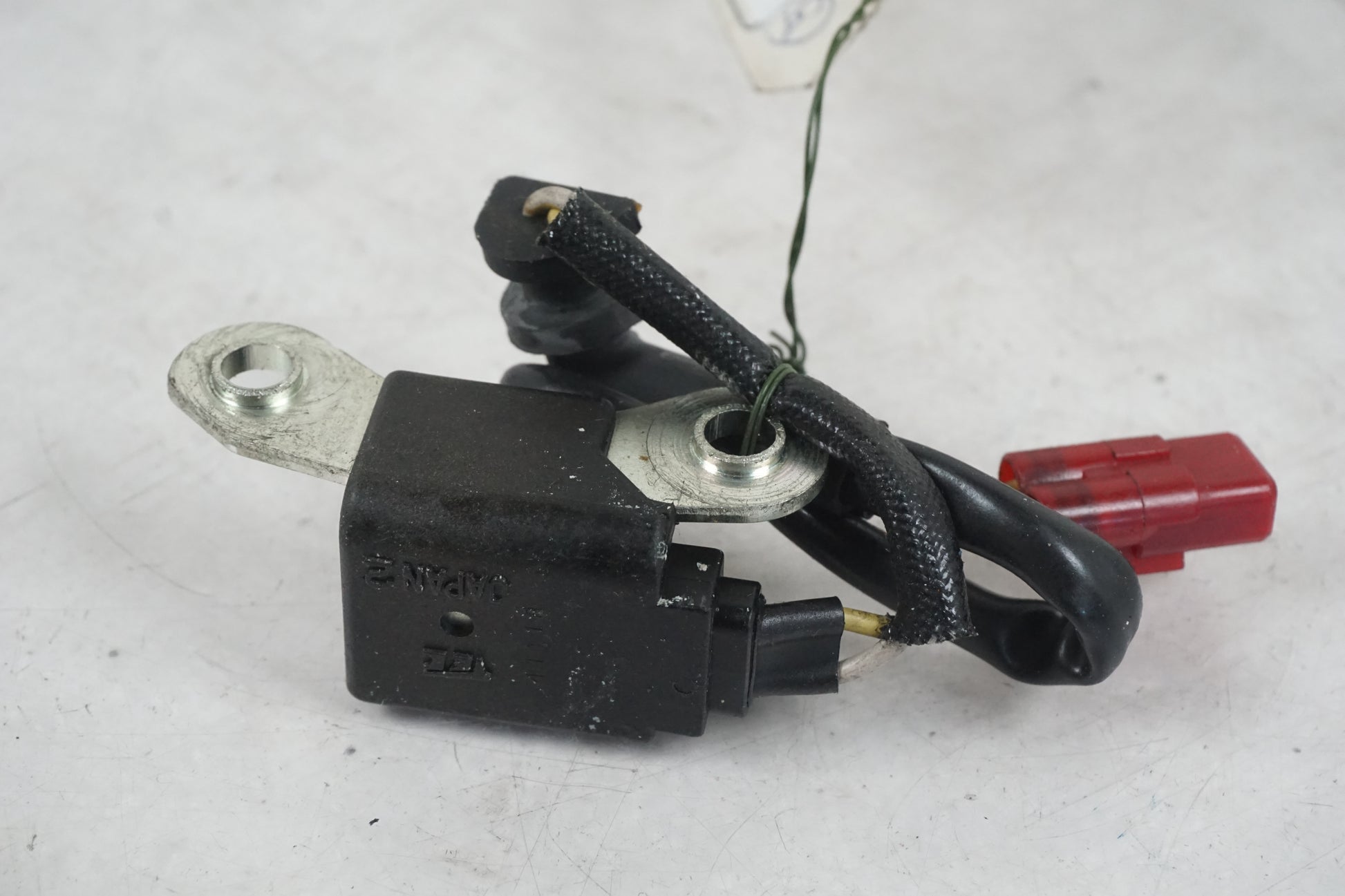 Framsidan på Tändpickup från en Honda CBR 1000 RR -2005 motorcykel.