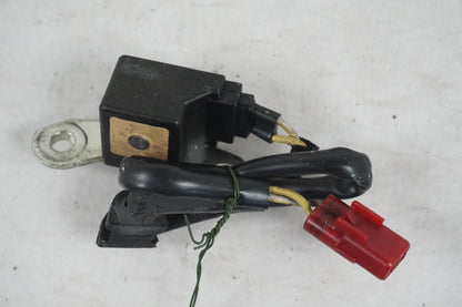 Höger sida på Tändpickup från en Honda CBR 1000 RR -2005 motorcykel.