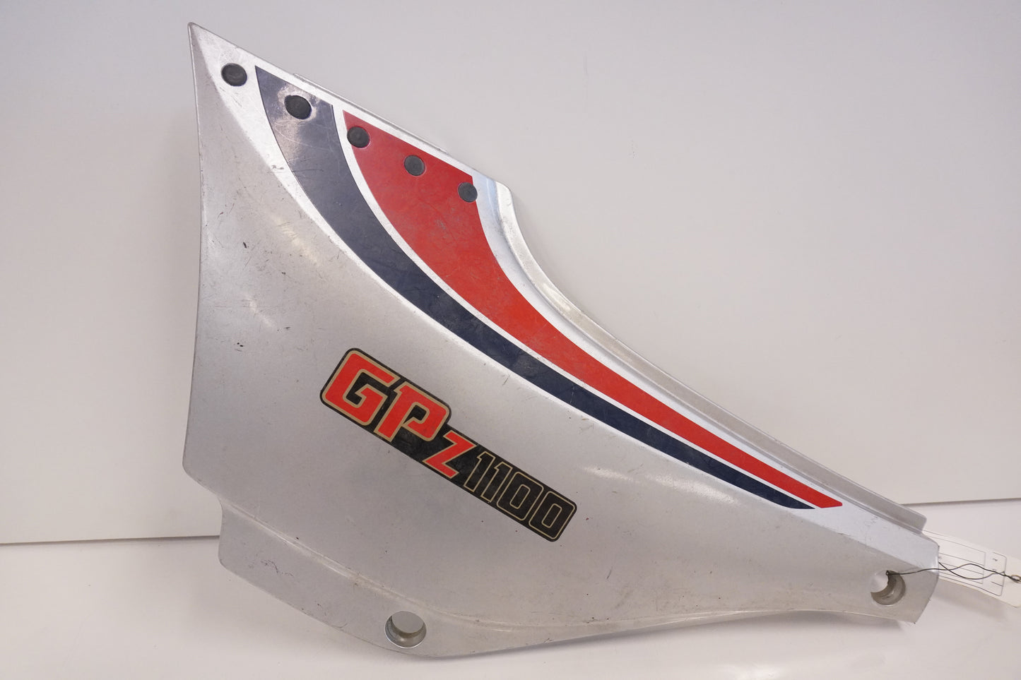 Framsidan på Sidopanel från en Kawasaki GPZ 1100 -1984 motorcykel.